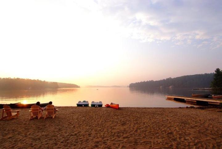 Touchstone Resort On Lake Muskoka ブレイスブリッジ エクステリア 写真