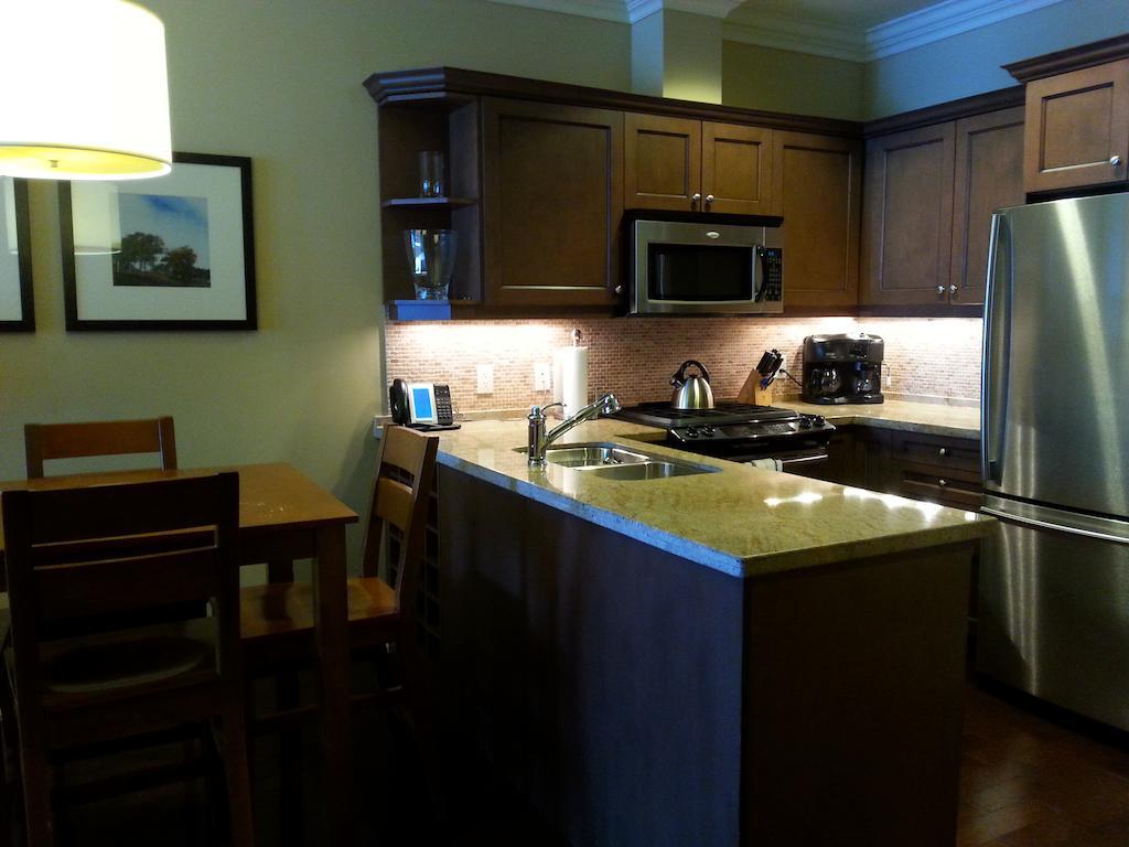 Touchstone Resort On Lake Muskoka ブレイスブリッジ エクステリア 写真